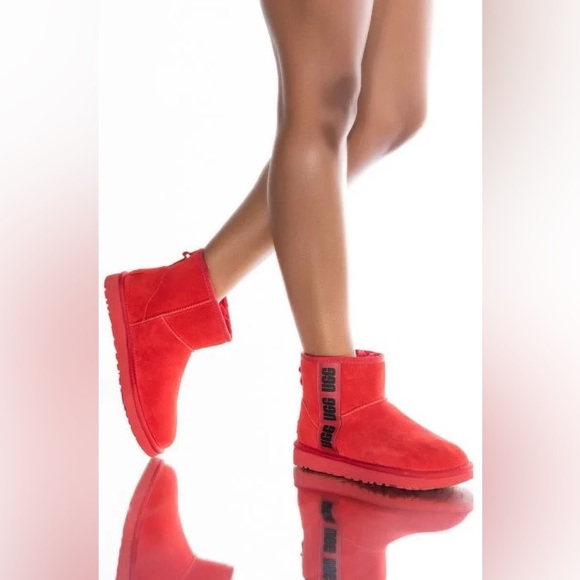 UGG CLASSIC SAMBA RED SUEDE MINI SIDE LOGO BOOTS - Picture 9 of 11